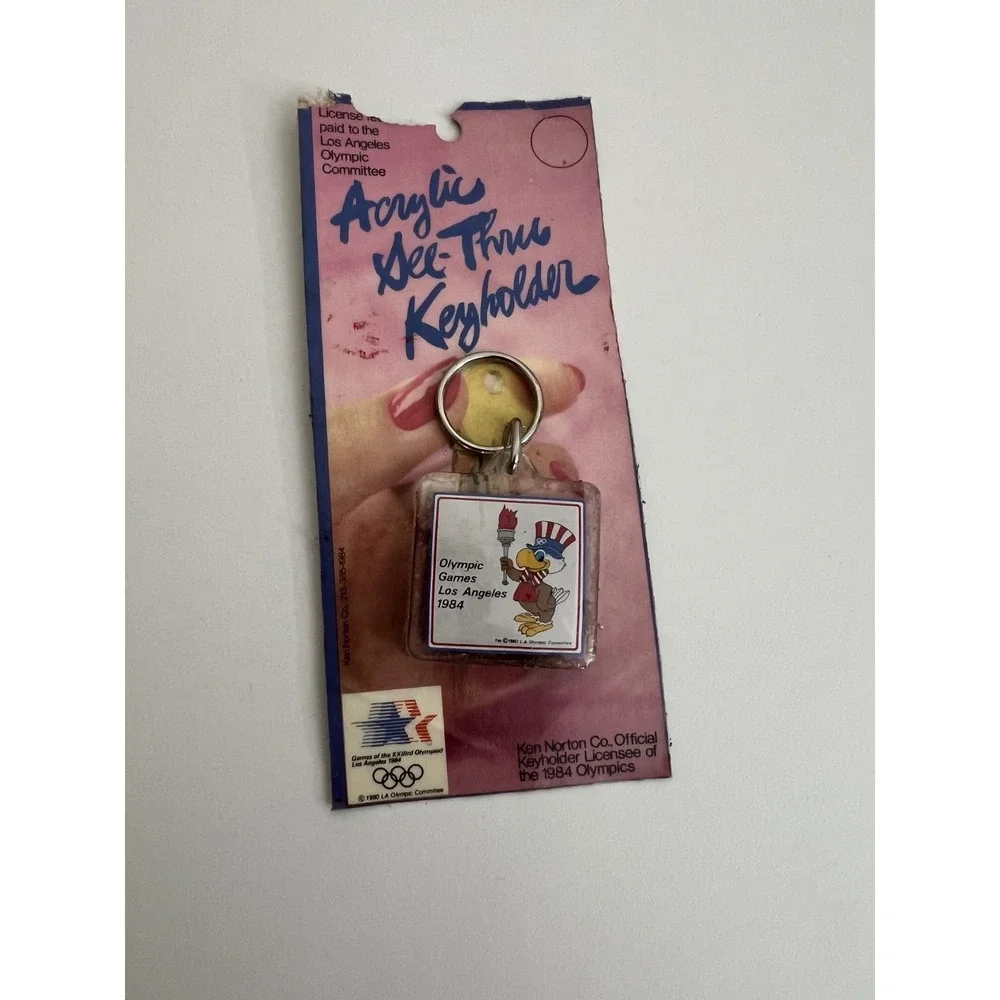 Lot New! Vintage 1984 OLYMPIC GAMES LOS ANGELES Keychains and Buttons (Set of 4)